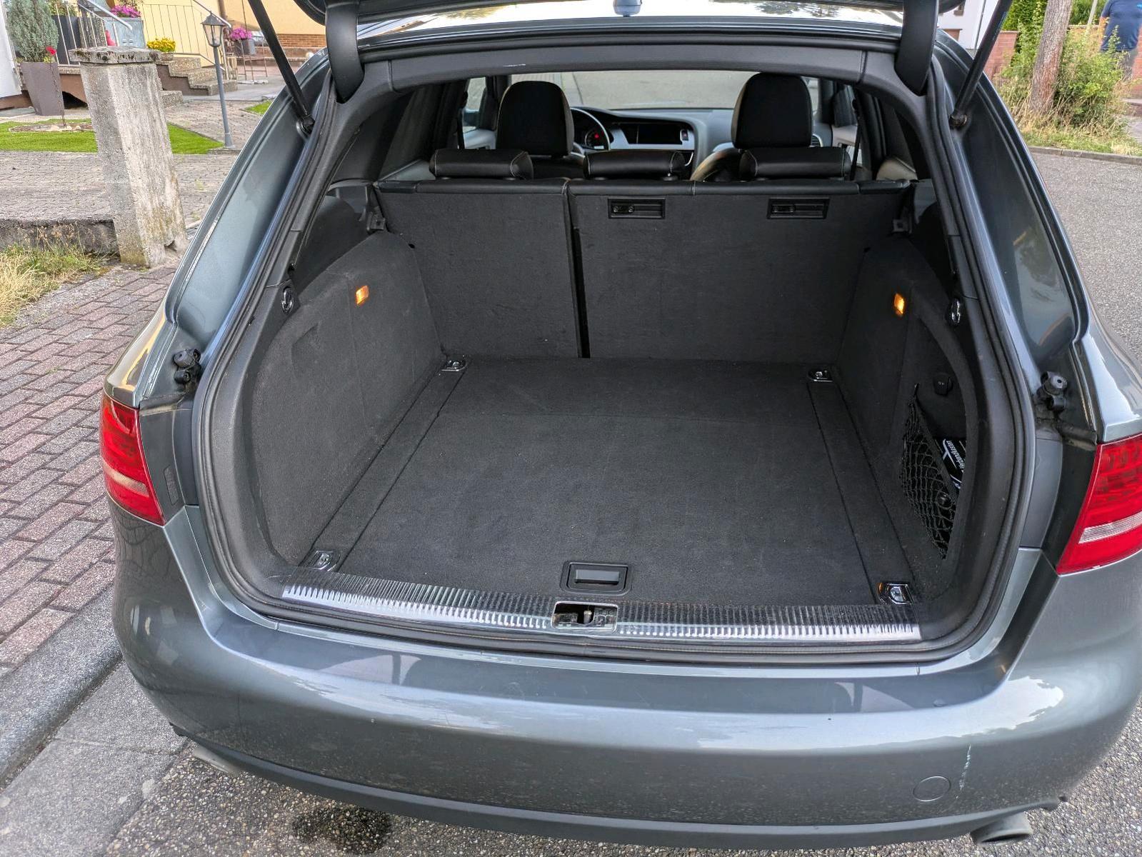 Audi A4 2011 — photo 14