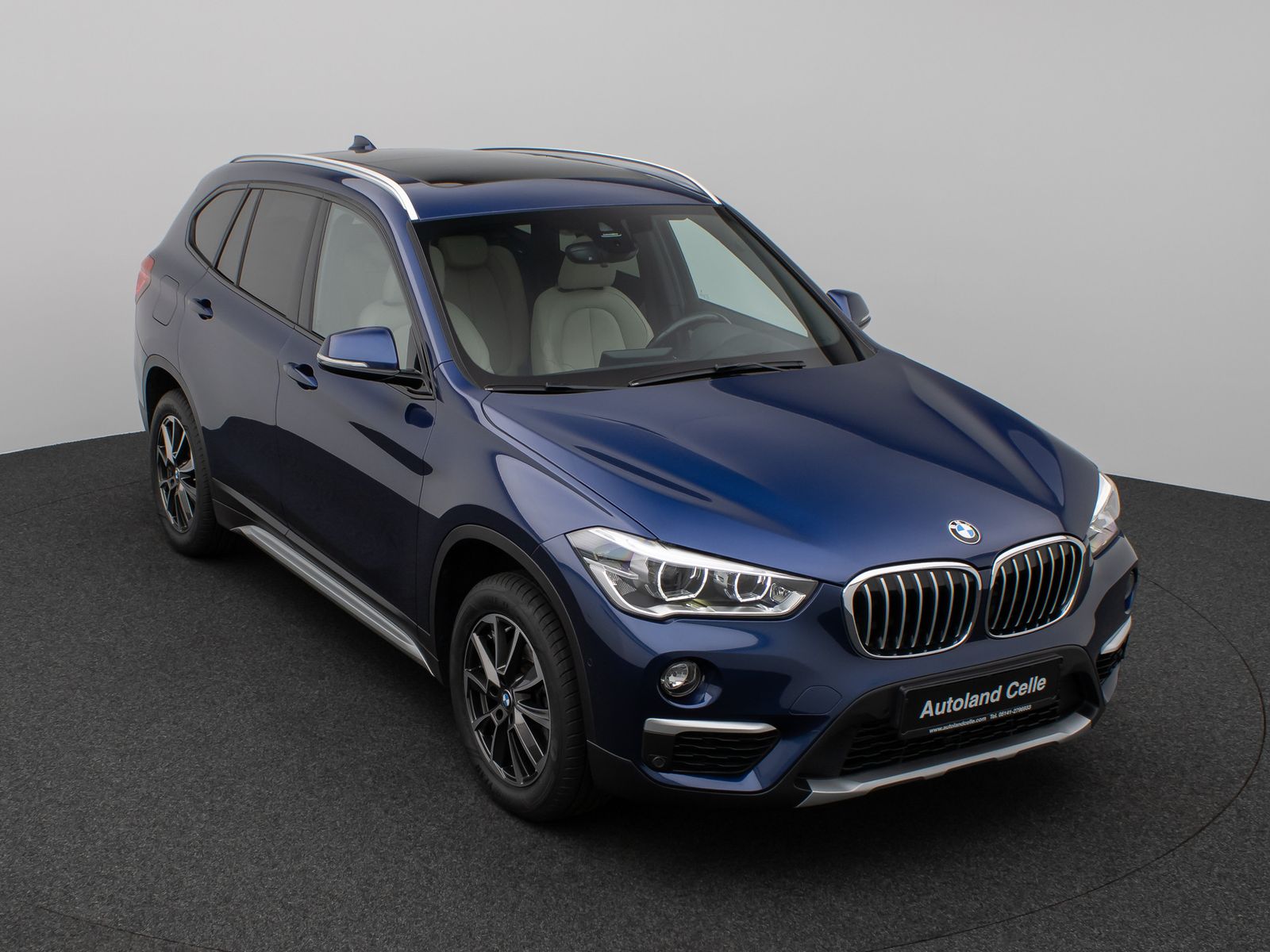 Fahrzeugabbildung BMW X1 sD20i xLine Panorama HUD H/K AHK Leder Voll