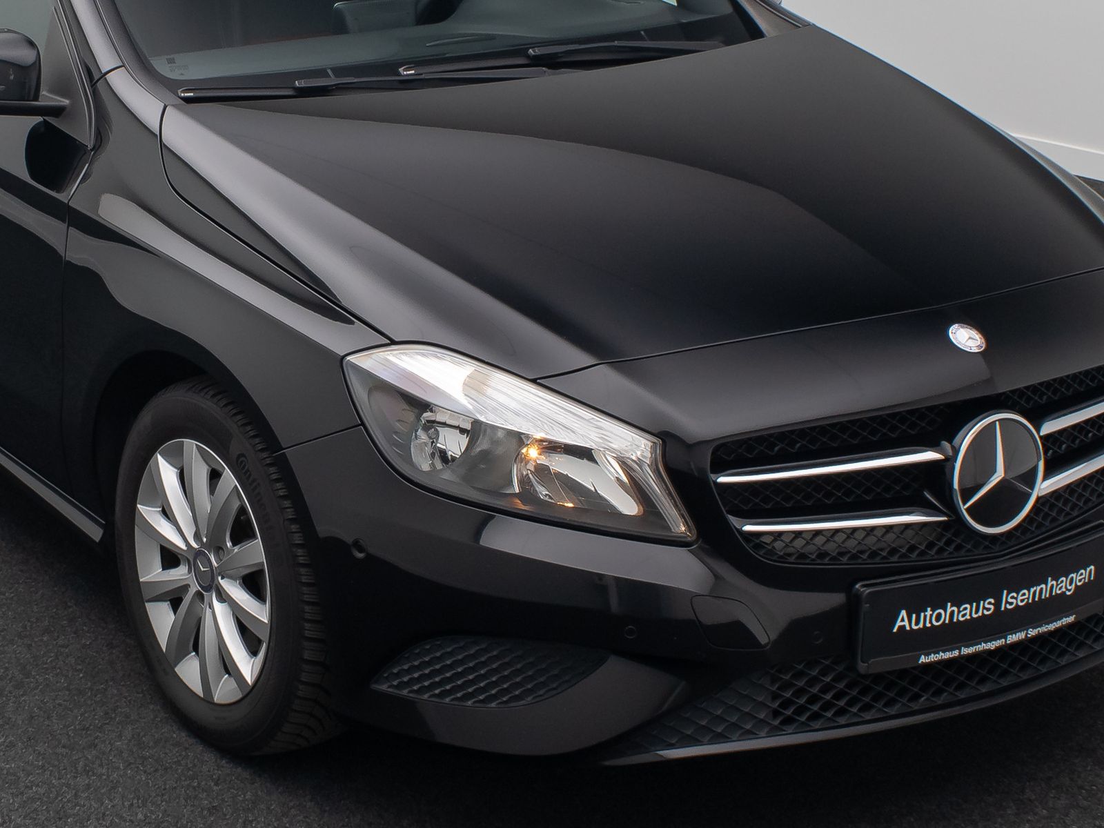 Fahrzeugabbildung Mercedes-Benz A180 BlueEfficiency Navi Sound Tempomat ParkAsst