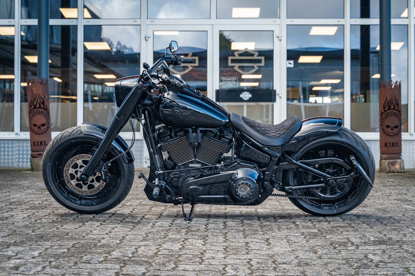 Fahrzeugabbildung Harley-Davidson FLFBS FAT BOY SOFTAIL 114 -JEKILL&HYDE- MAD BOY