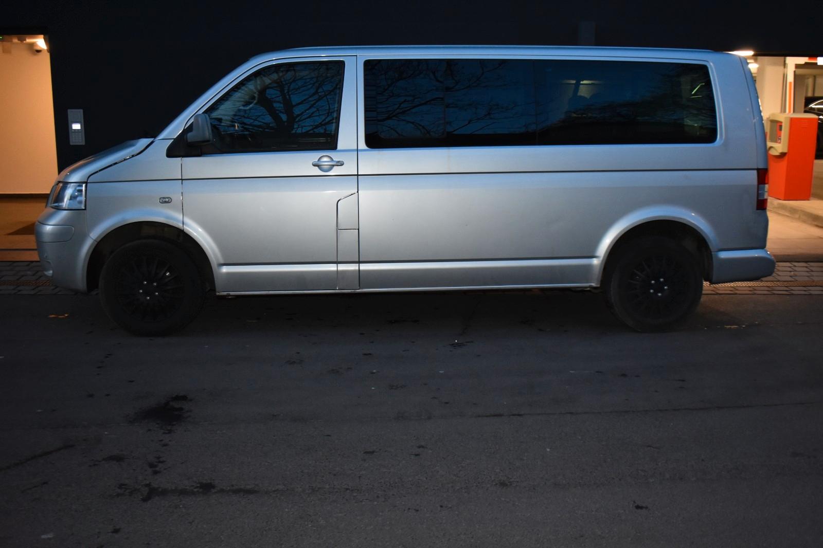 Volkswagen T5 Caravelle 2.5 TDI/8-Sitzer/AHK/Klima/AHK/PDC