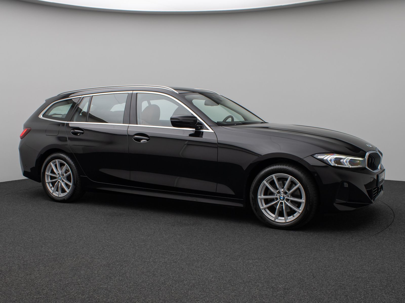 Fahrzeugabbildung BMW 320d xD Kamera DAB HiFi Stop&Go Alarm Sport LED