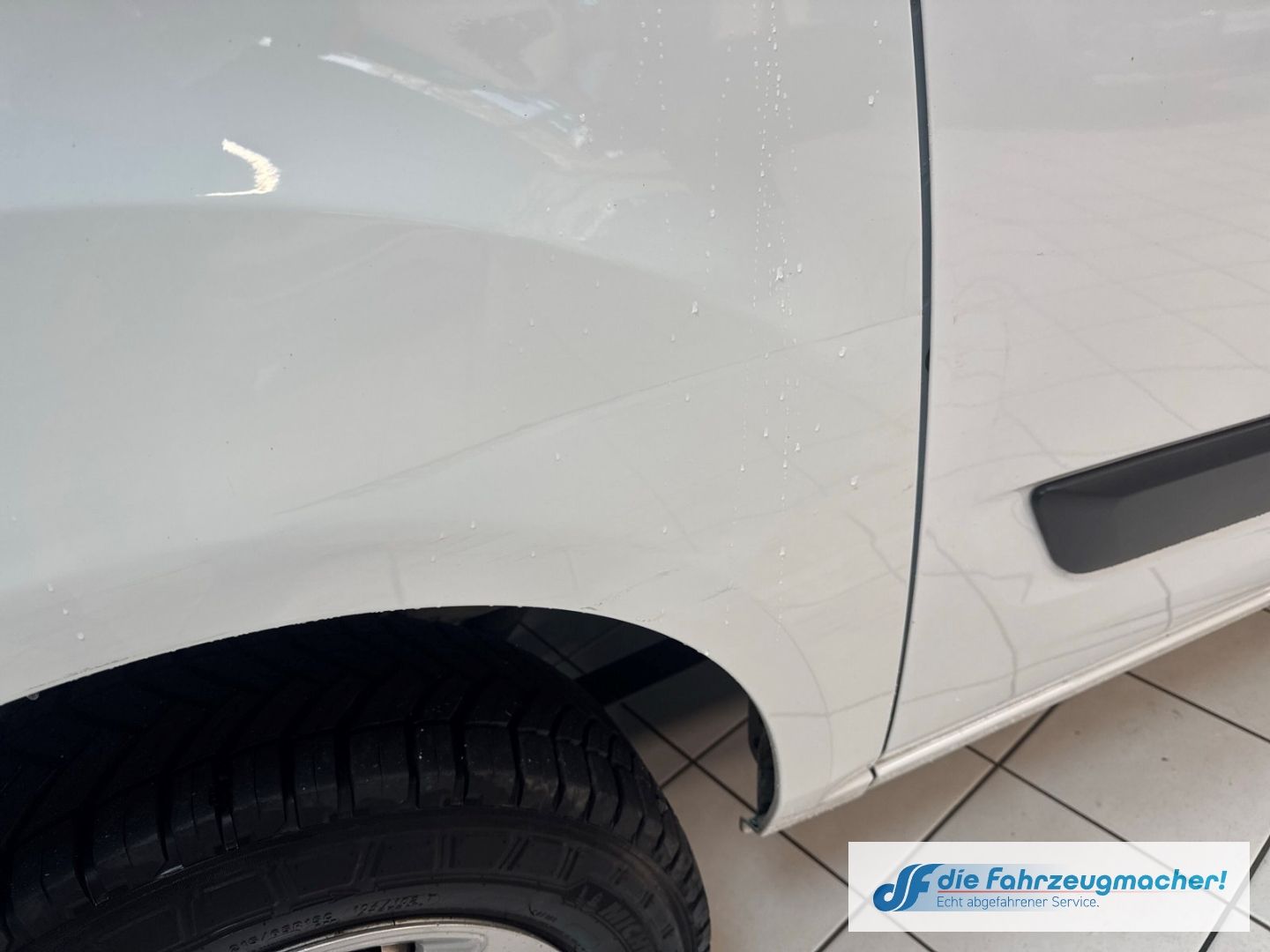 Fahrzeugabbildung Ford Transit Custom Kasten 280 L1 Trend DAB Notbremsa
