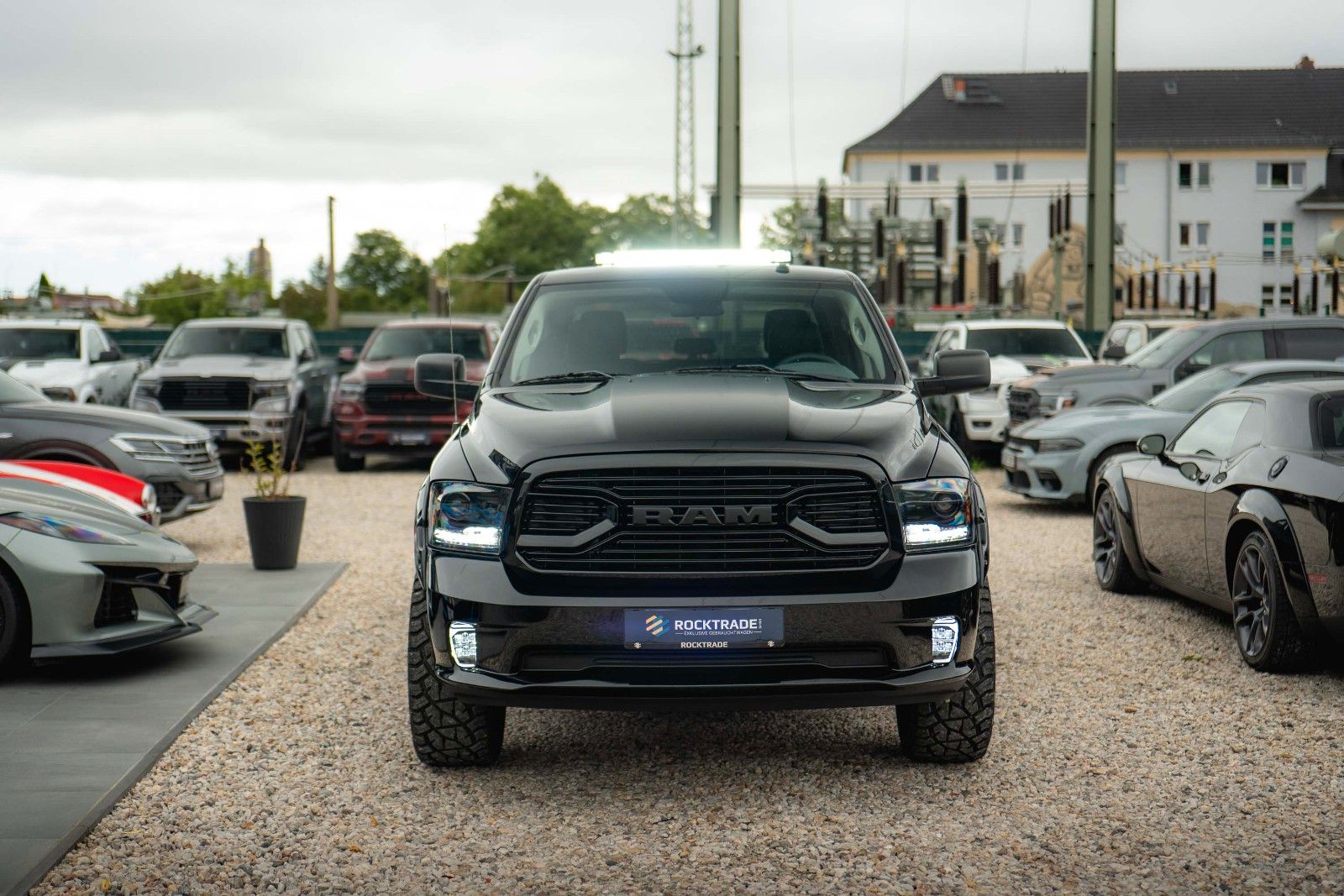 Fahrzeugabbildung Dodge RAM 5.7 V8 HEMI 4x4 OFFROAD Night-Paket *LED*AHK