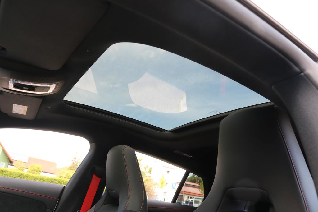 Mercedes-Benz CLA 35 AMG Shooting Brake