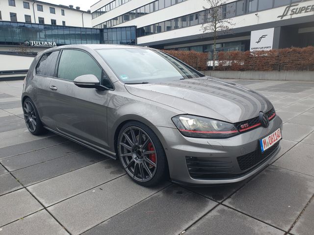 Volkswagen Golf GTI Perfo Eibach,Sebring,Bi-X,DYNAUDIO Cam