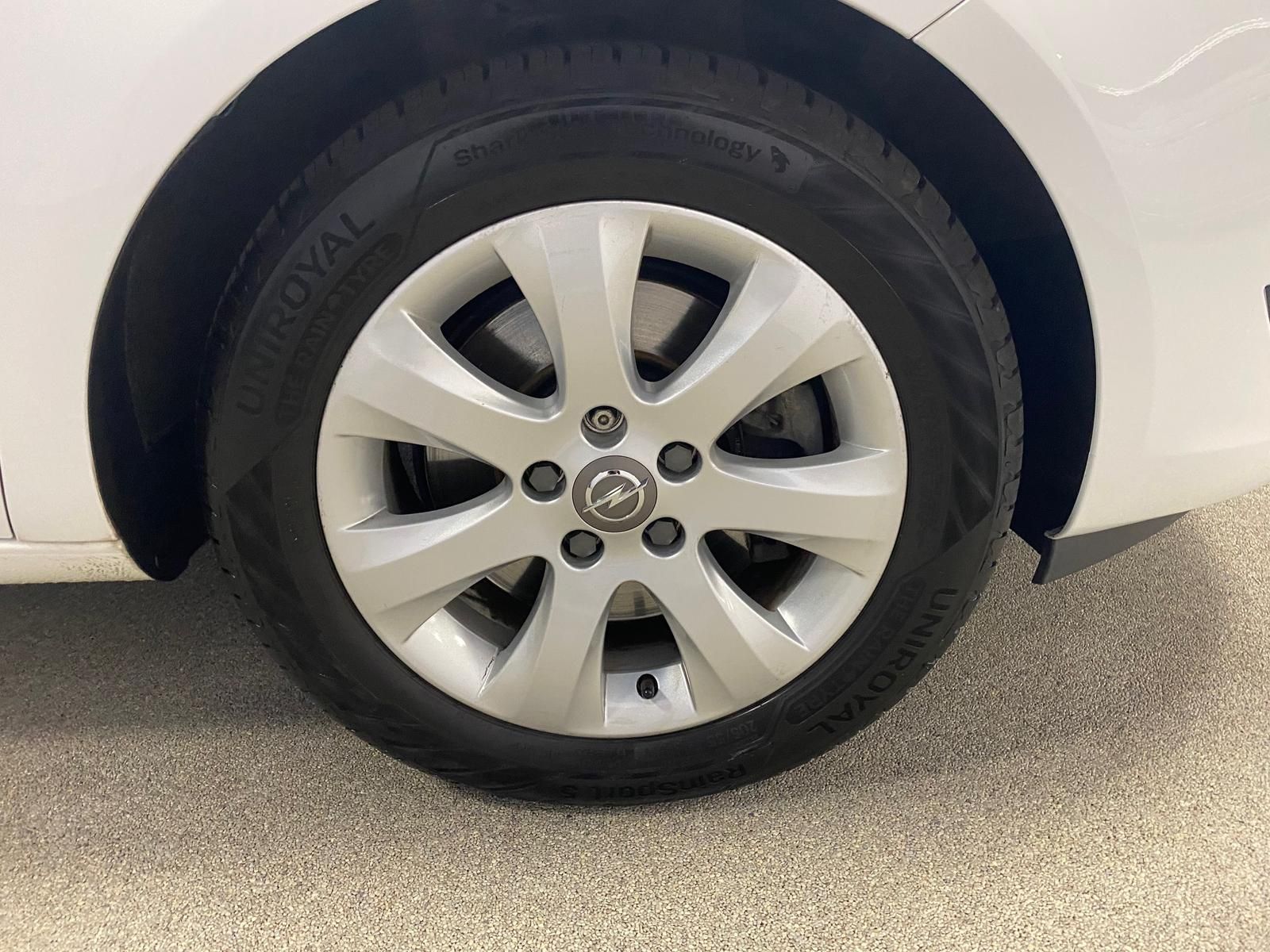 Fahrzeugabbildung Opel Meriva 1.4 16V Turbo Innovation+NAVI+KAMERA+PDC