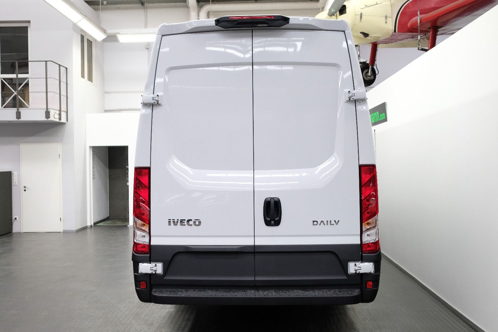 Fahrzeugabbildung Iveco Daily 35S18HA8 V | 3.0 L + KAMERA + Sitzheizung