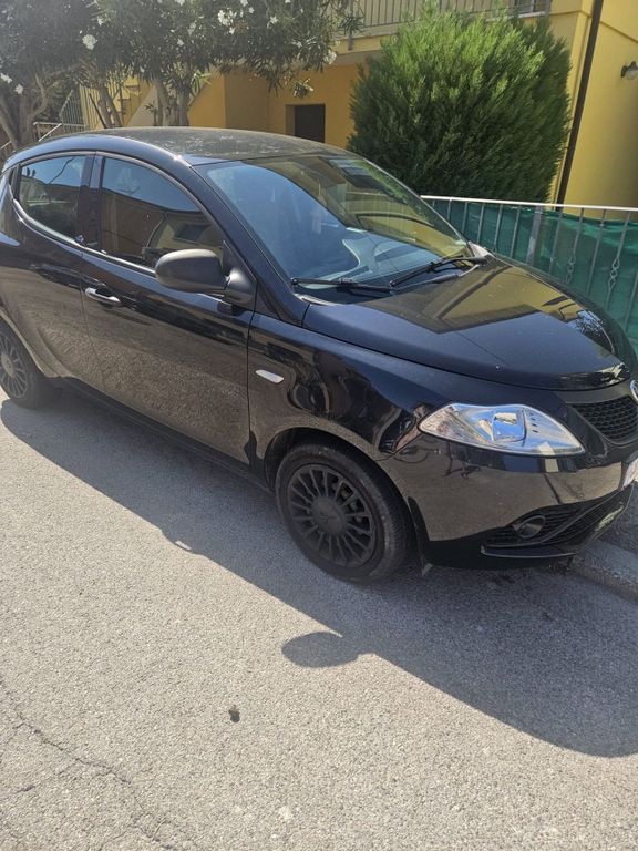 Image of Lancia Ypsilon