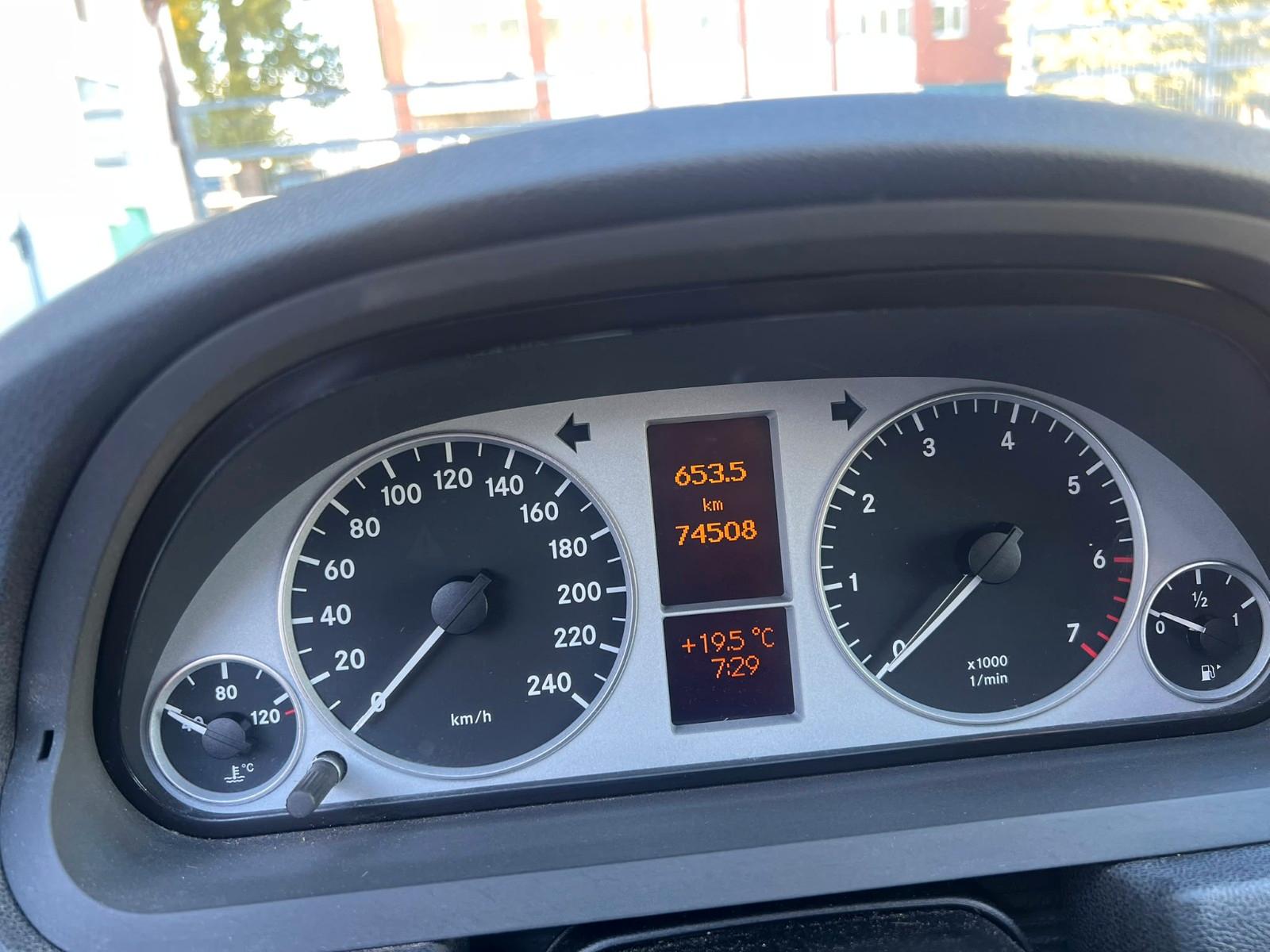 Mercedes-Benz B170 2005 — photo 10