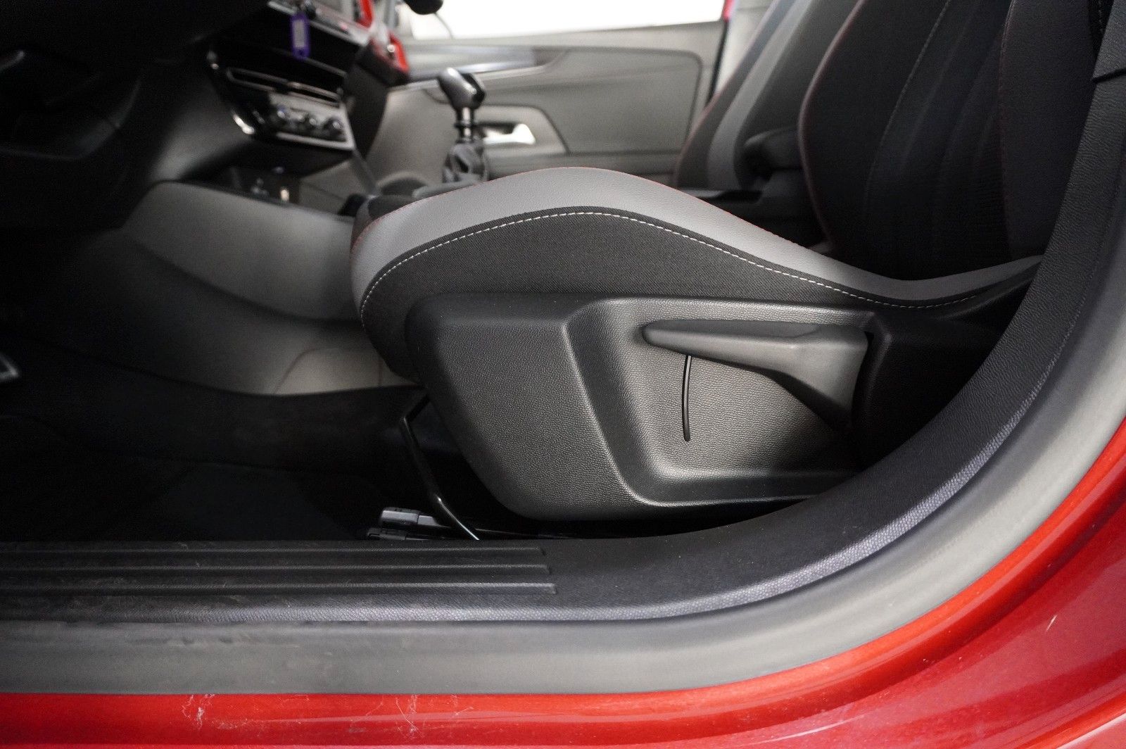 Fahrzeugabbildung Opel Mokka GS SPORT 1.2T NAVI/LED/KAMERA/SPORT/DAB+