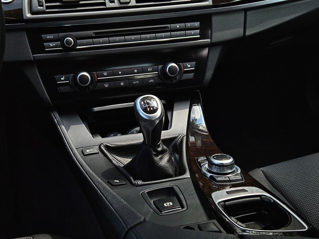 BMW 523
