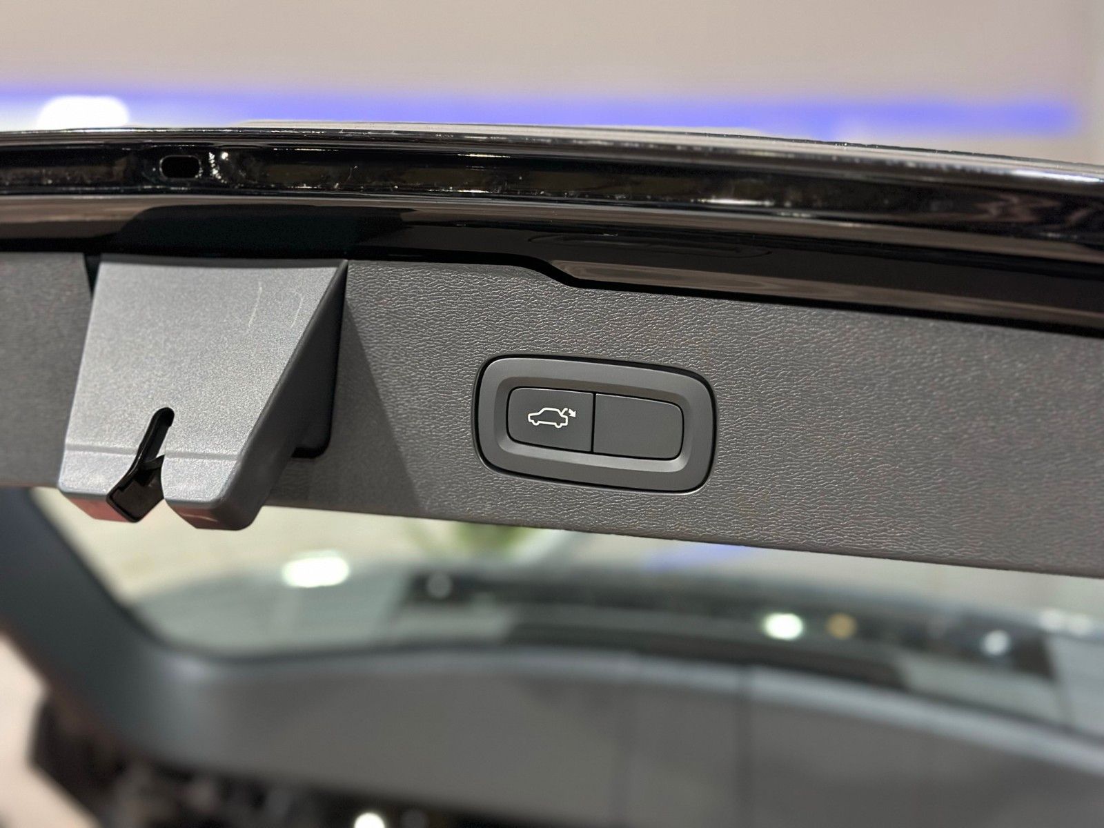 Fahrzeugabbildung Volvo V60 T4 Kombi Inscription*SHZ*LED*Sportfahrwerk*