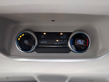 Ford Tourneo Custom Tit. 2.0 L1 NEUES MODELL