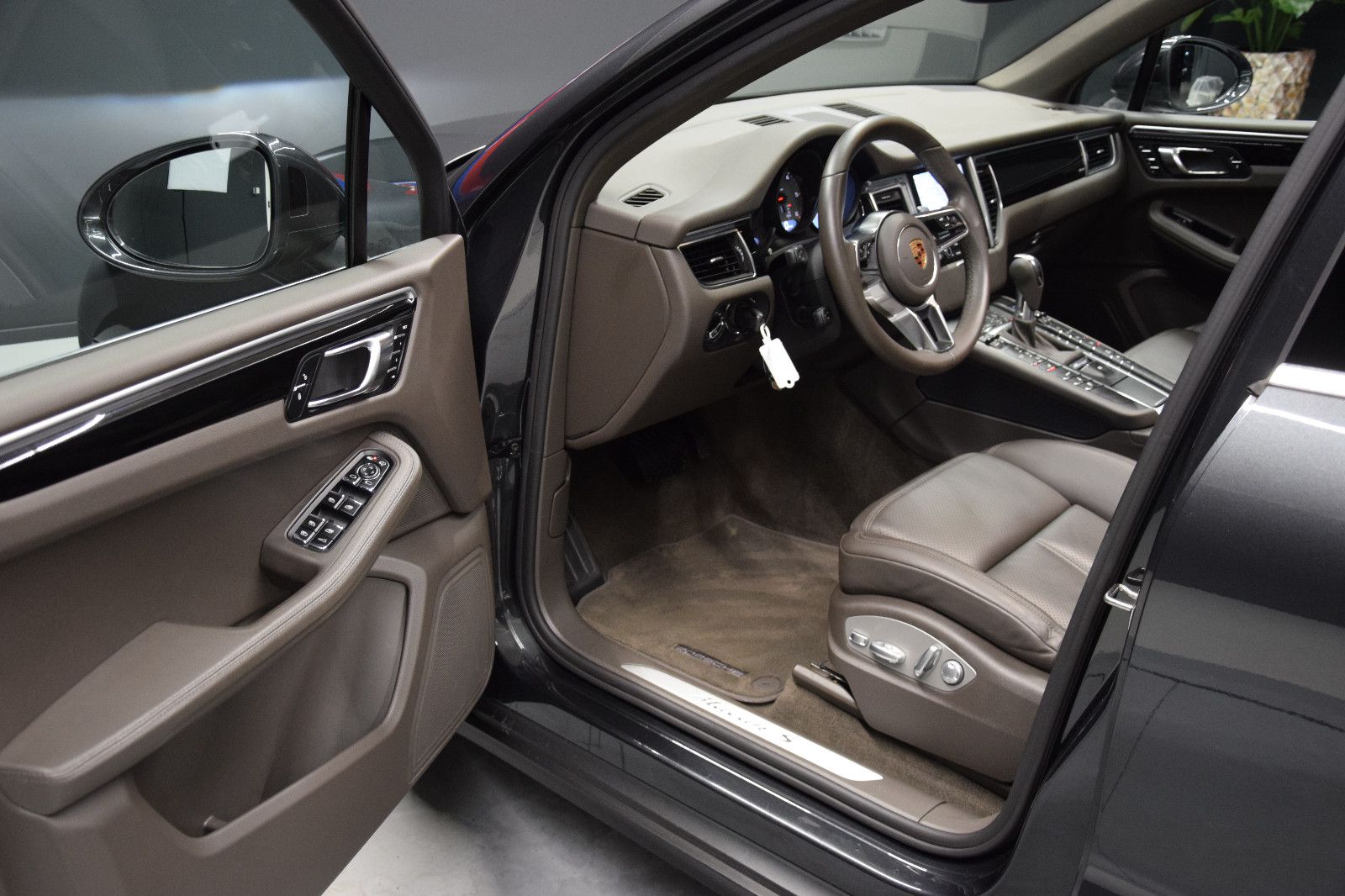 Fahrzeugabbildung Porsche Macan S Diesel 14-Wege Pano Bi-Xenon PASM Leder