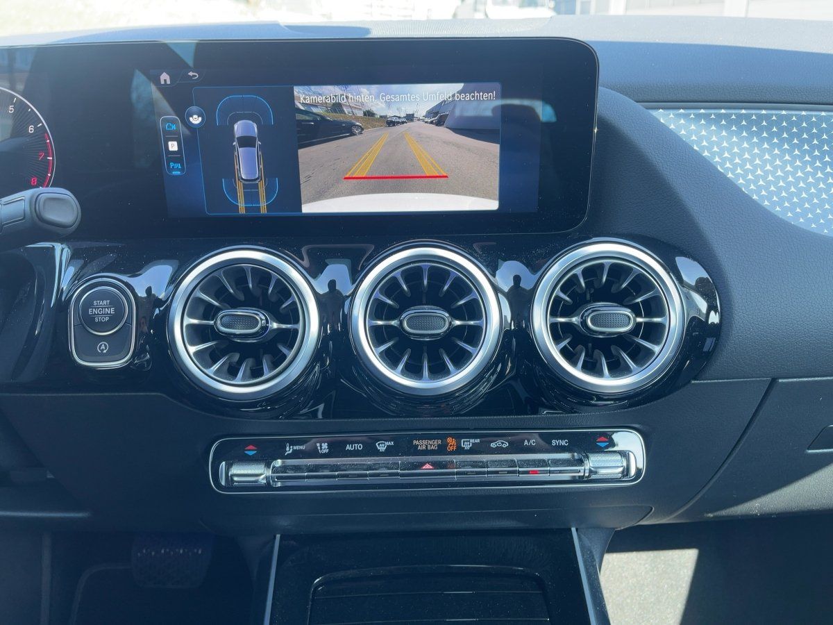 Fahrzeugabbildung Mercedes-Benz B 180 LED/Navi/Kamera/Memory/MBUX