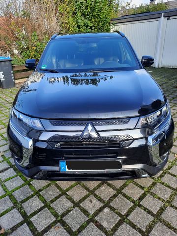 Mitsubishi Outlander Spirit plus 2 WD