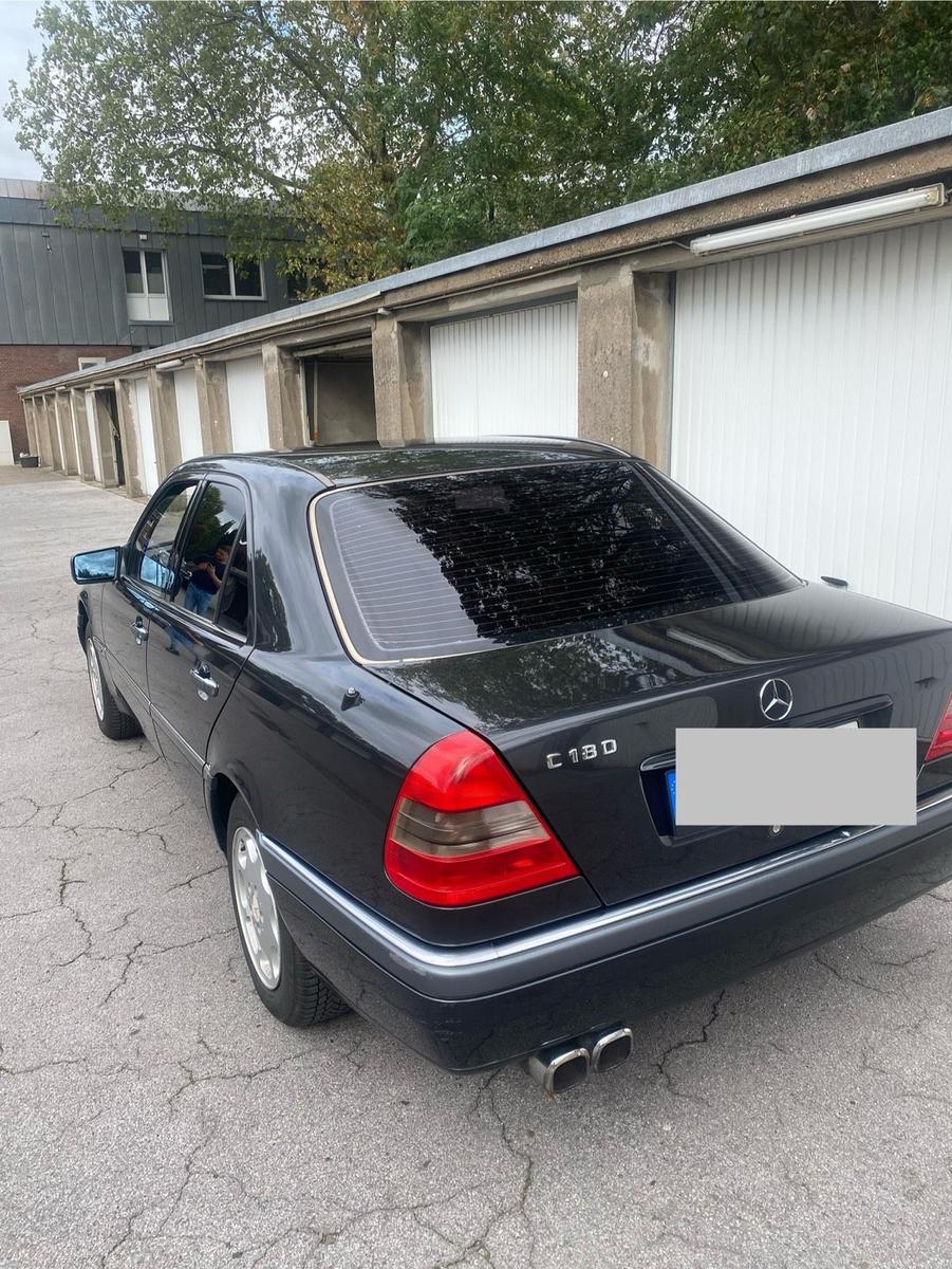 Mercedes-Benz C 180