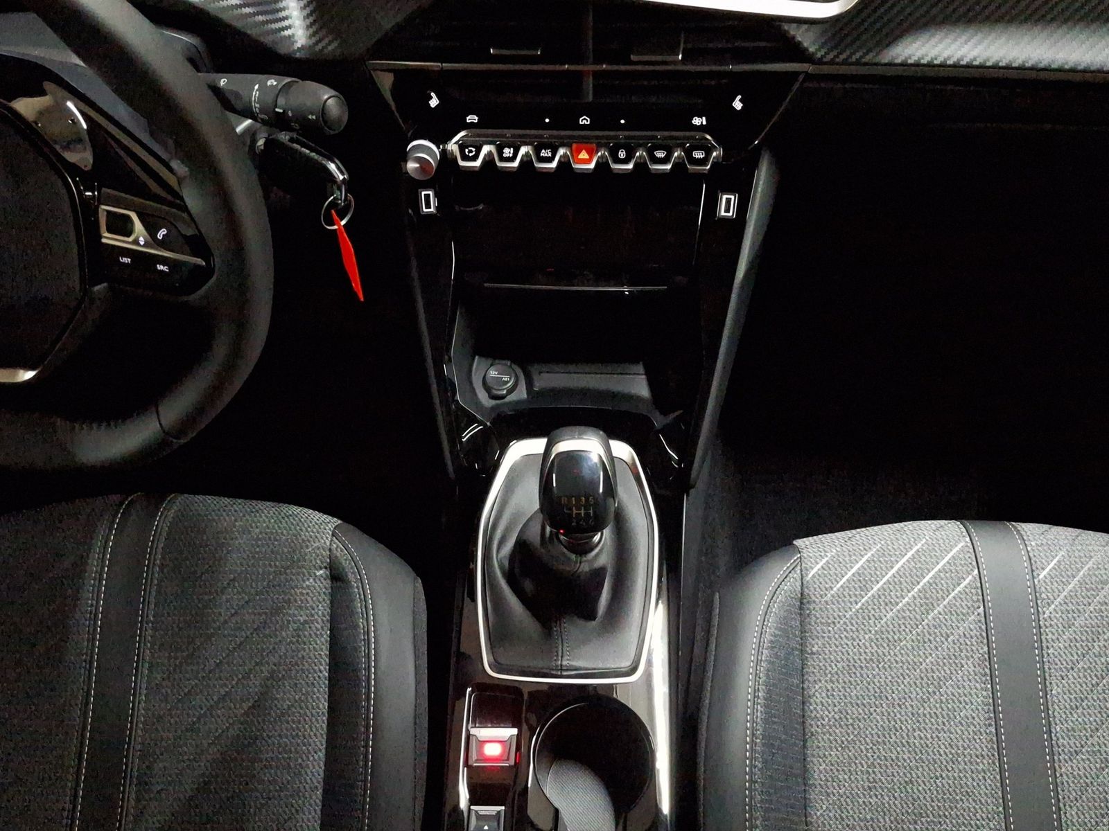 Peugeot 208 - Bild 14
