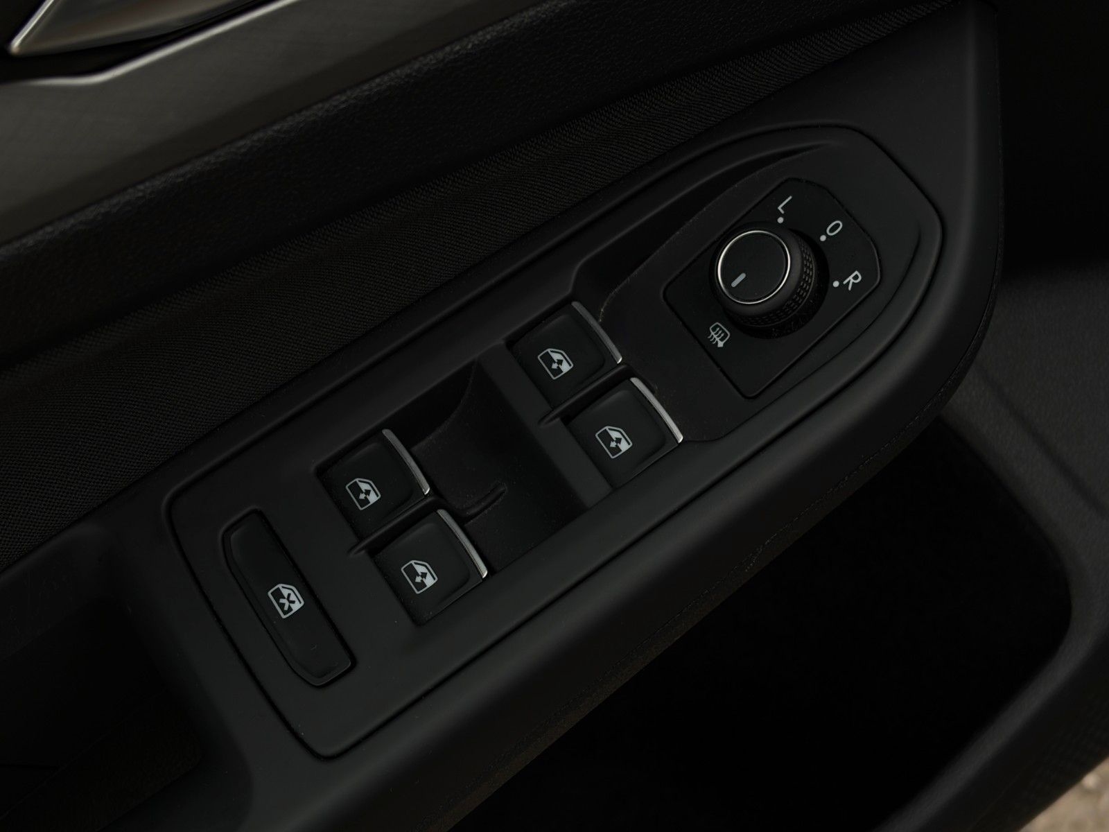 Fahrzeugabbildung Volkswagen Golf 1.5 TSI Life ACC LKAS PDC SHZ 3Z-Klima LED