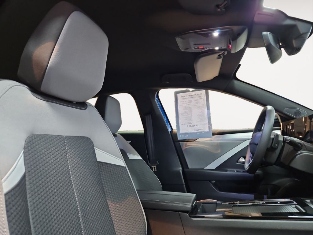 Fahrzeugabbildung Opel Astra 1.2 Turbo Hybrid 48 V Edition (L)