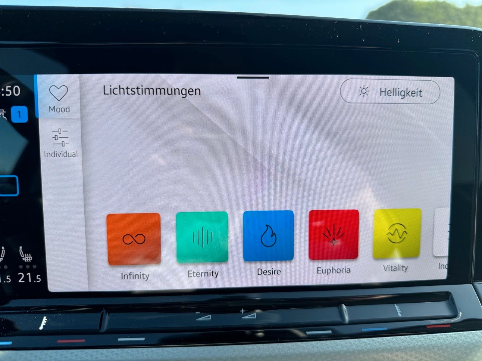 Fahrzeugabbildung Volkswagen Golf VIII Life MOVE 2.0 TDI *LED*KAMERA*ACC*AHK*