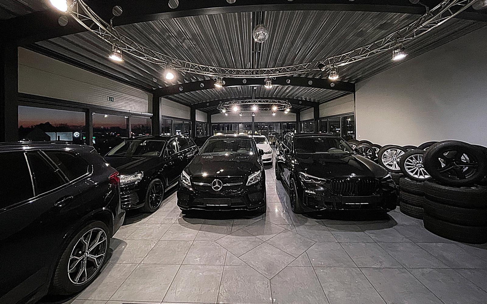 showroom-image-bottom