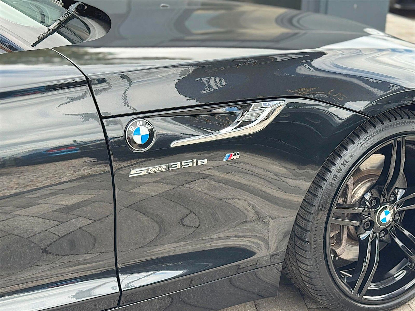 Fahrzeugabbildung BMW Z4 Roadster sDrive M 35is Performance Shadow LED