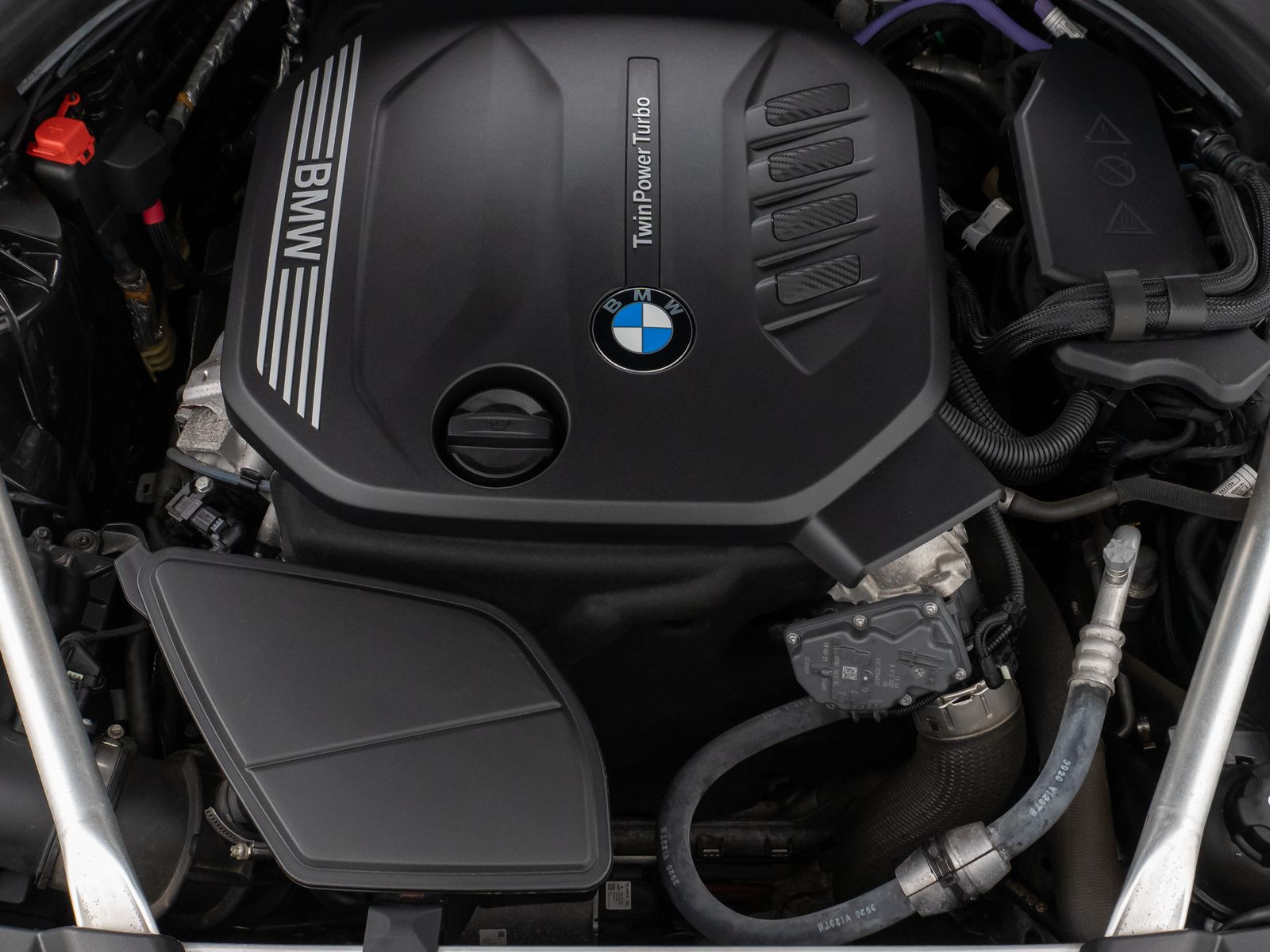 Fahrzeugabbildung BMW 520d xD Kamera HUD DAB H/K Fernlichtassist Alarm