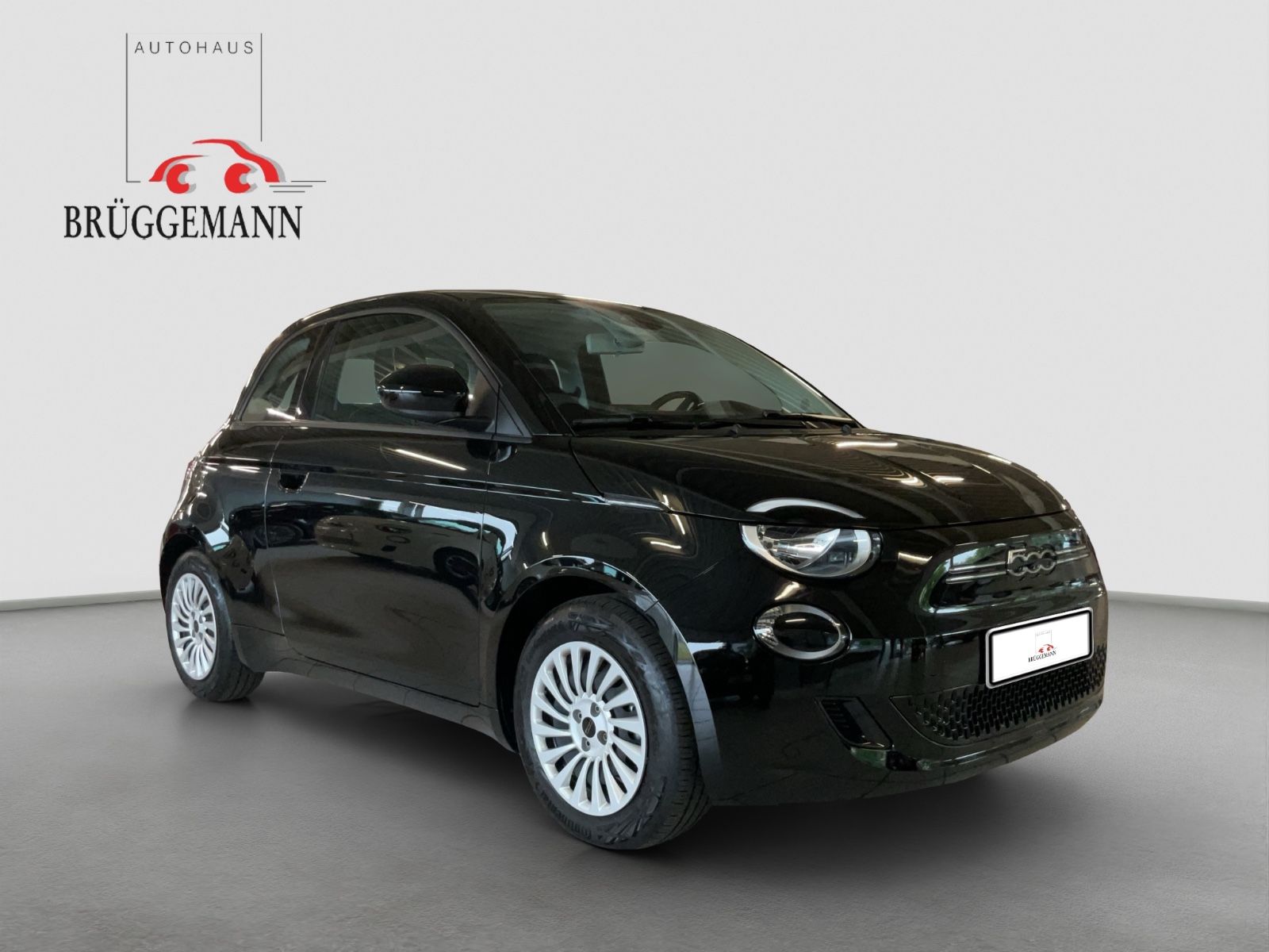 Fahrzeugabbildung Fiat 500e + Radio- & Winterpaket