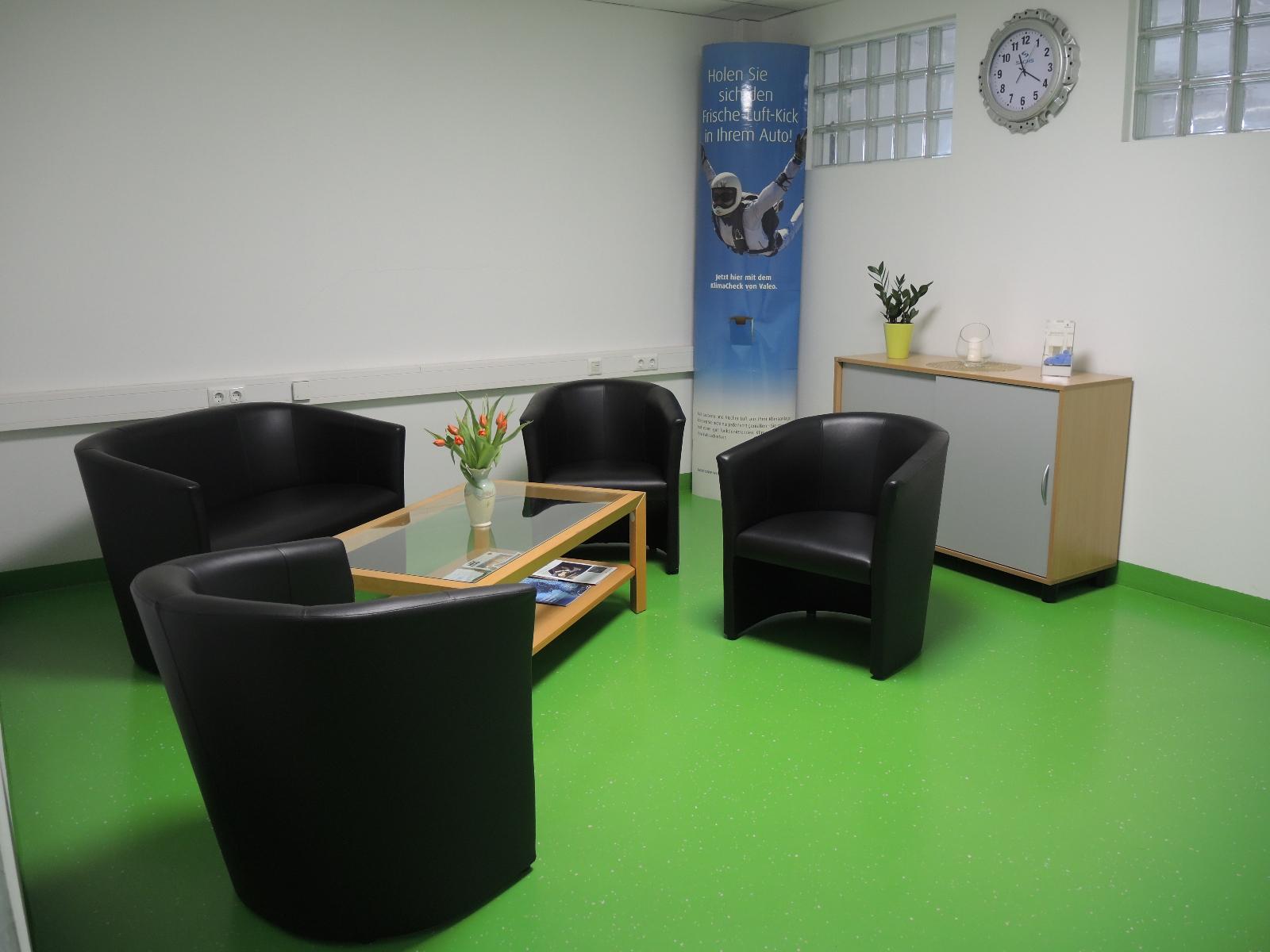 showroom-image-top