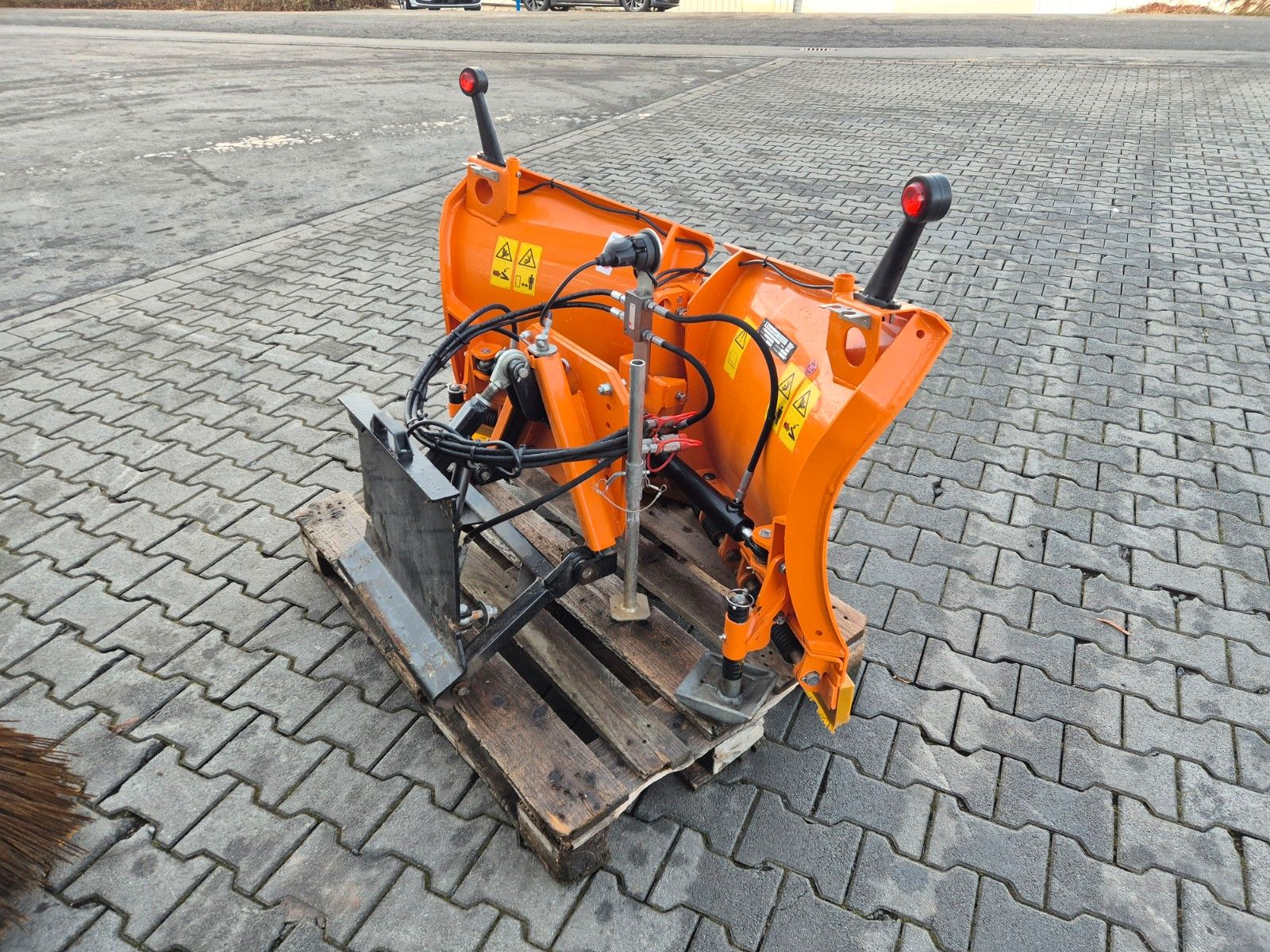 Fahrzeugabbildung Schmidt Swingo Compact 200+ Winterdienst Klima