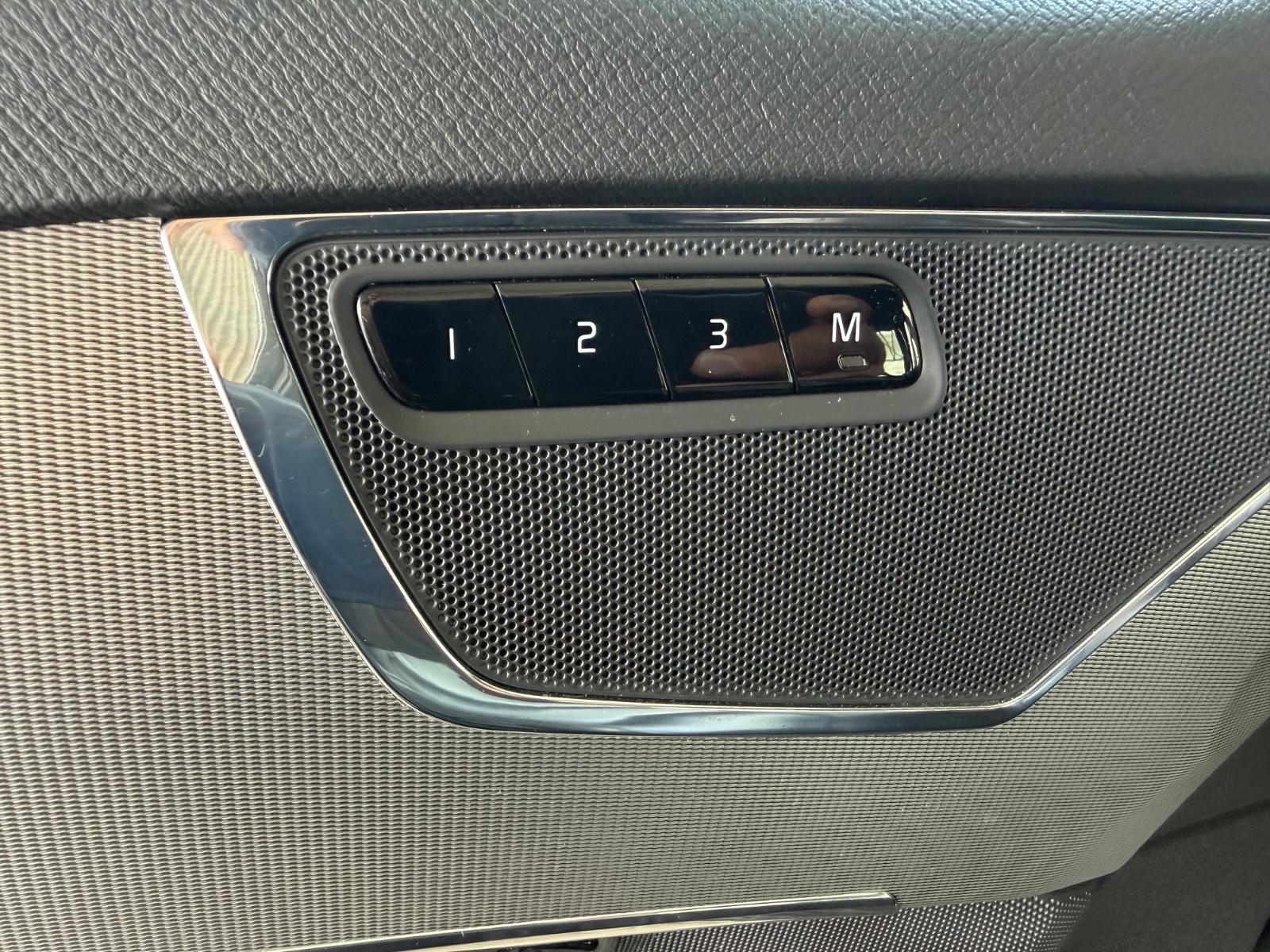 Volvo XC90 Inscription AWD KAM Schiebedach Memory LED