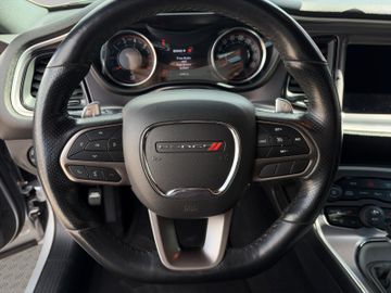 Dodge Challenger - 10