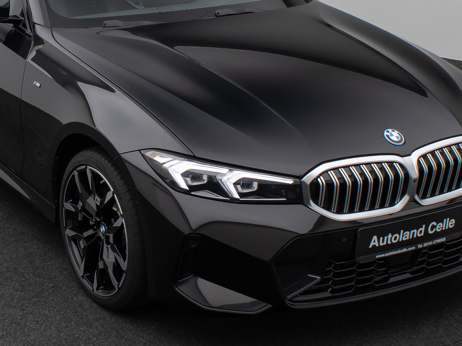 Fahrzeugabbildung BMW 330e M Sport 360°HUD DAB H/K Alarm ParkAs 19Zoll