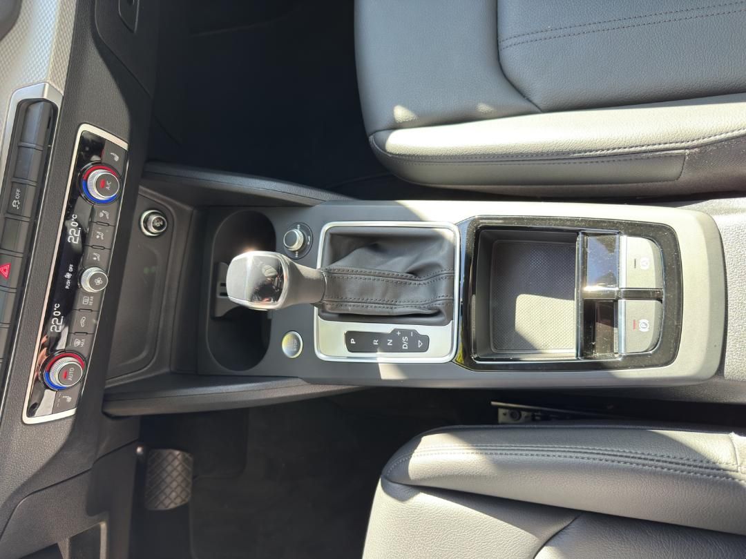 Fahrzeugabbildung Audi Q2 Advanced 35 TFSI stronic Parken AHK Navi