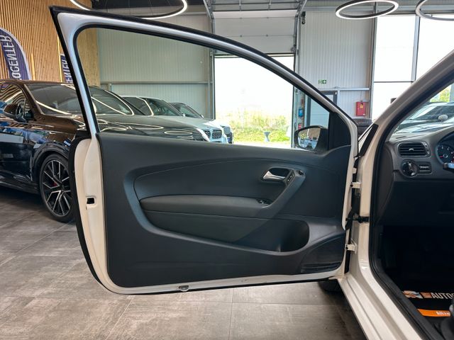 MYAUTOCENTER – Gebraucht- und Jahreswagen mit Werkstattservice in Pfaffenhofen Volkswagen Polo V Trendline *1-HAND*KLIMAANLAGE*tÜV:827*
