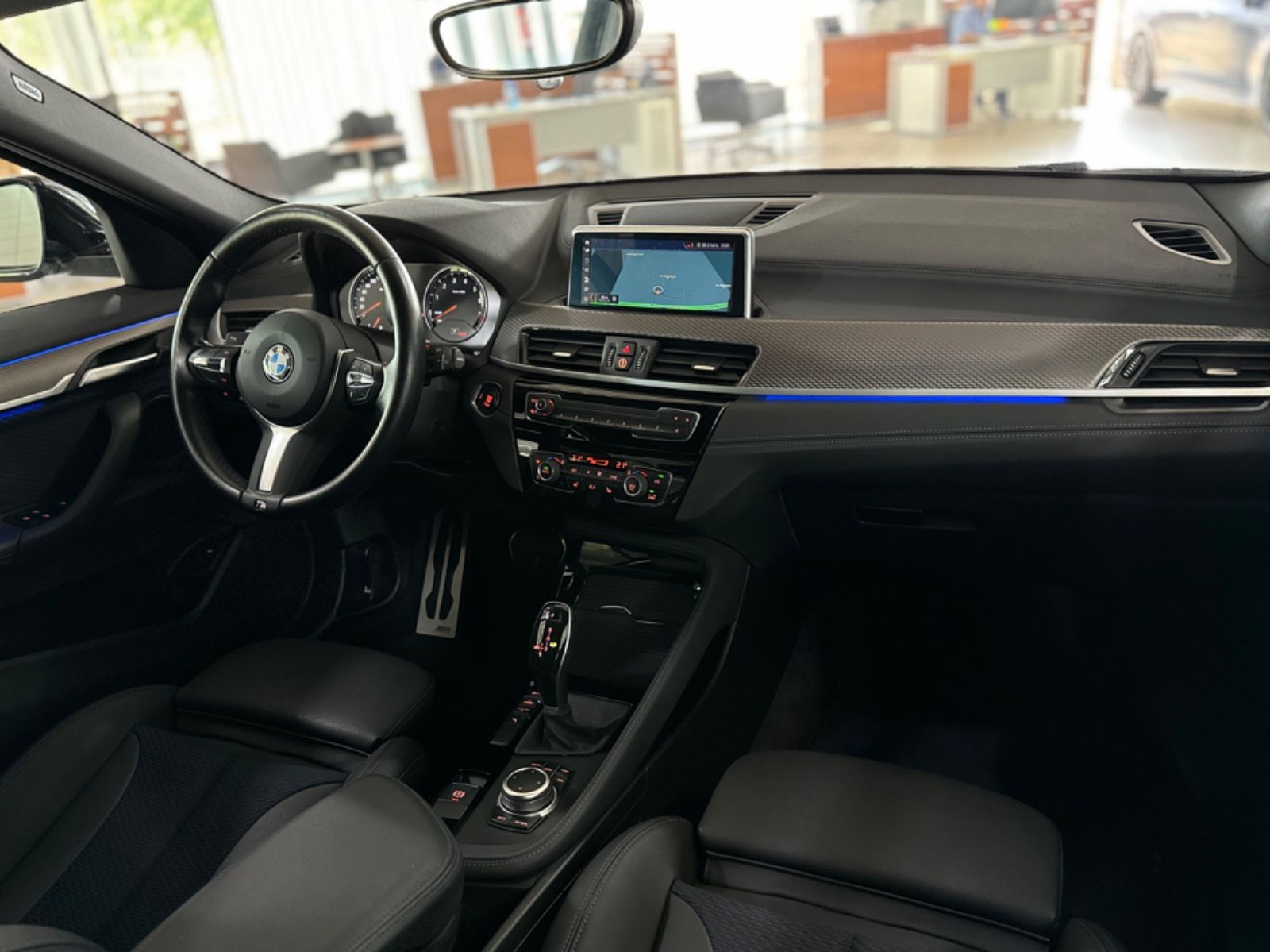 Fahrzeugabbildung BMW X2 sD20i MSport Kamera DAB AHK Alarm HiFi 19Zoll