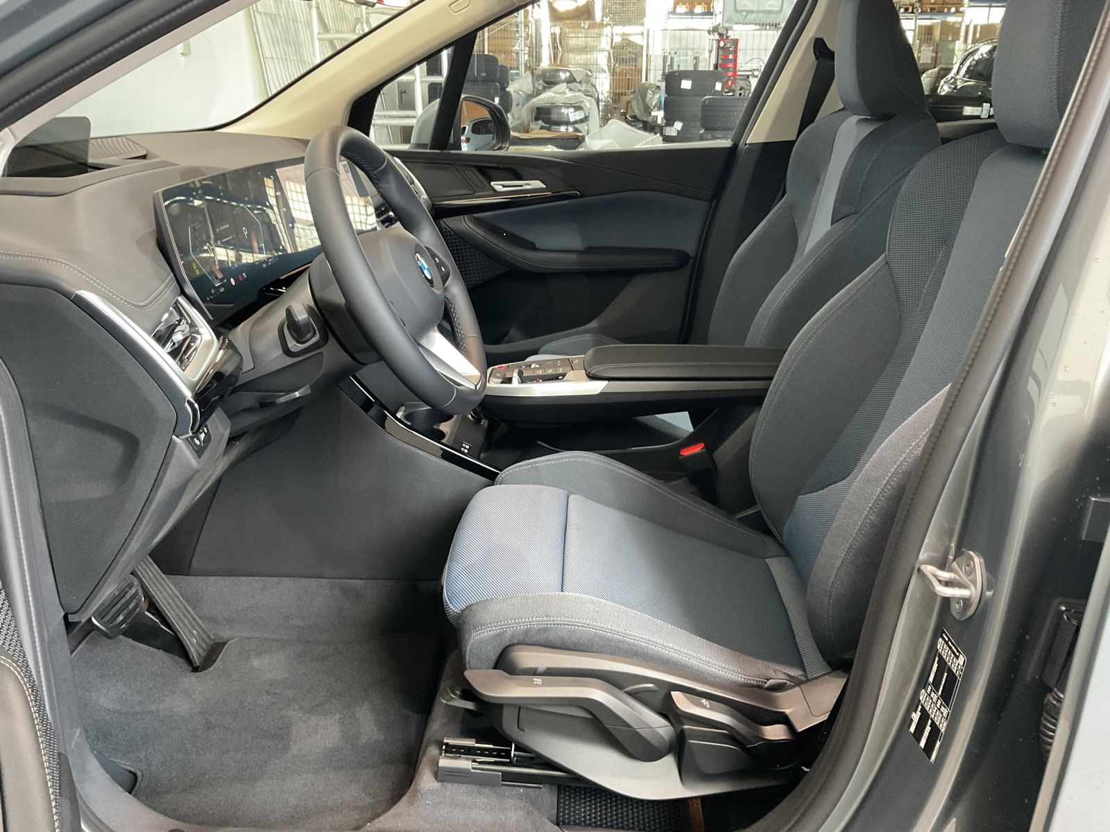 Fahrzeugeinzelansicht 11 Fahrzeugabbildung BMW 218i Anhängerkupplung, Head-Up DAB LED WLAN