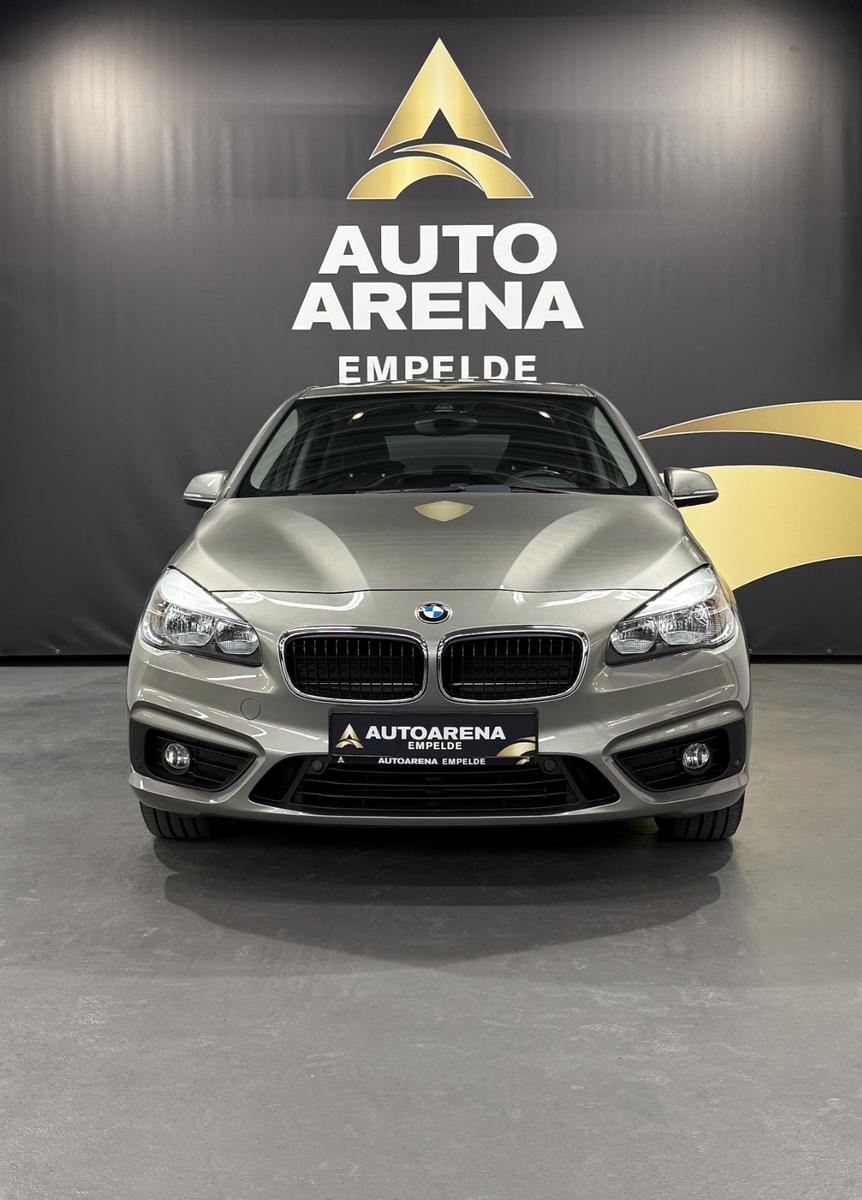 BMW 220d Active Tourer xDrive Aut.*AHK*PDC*Pano