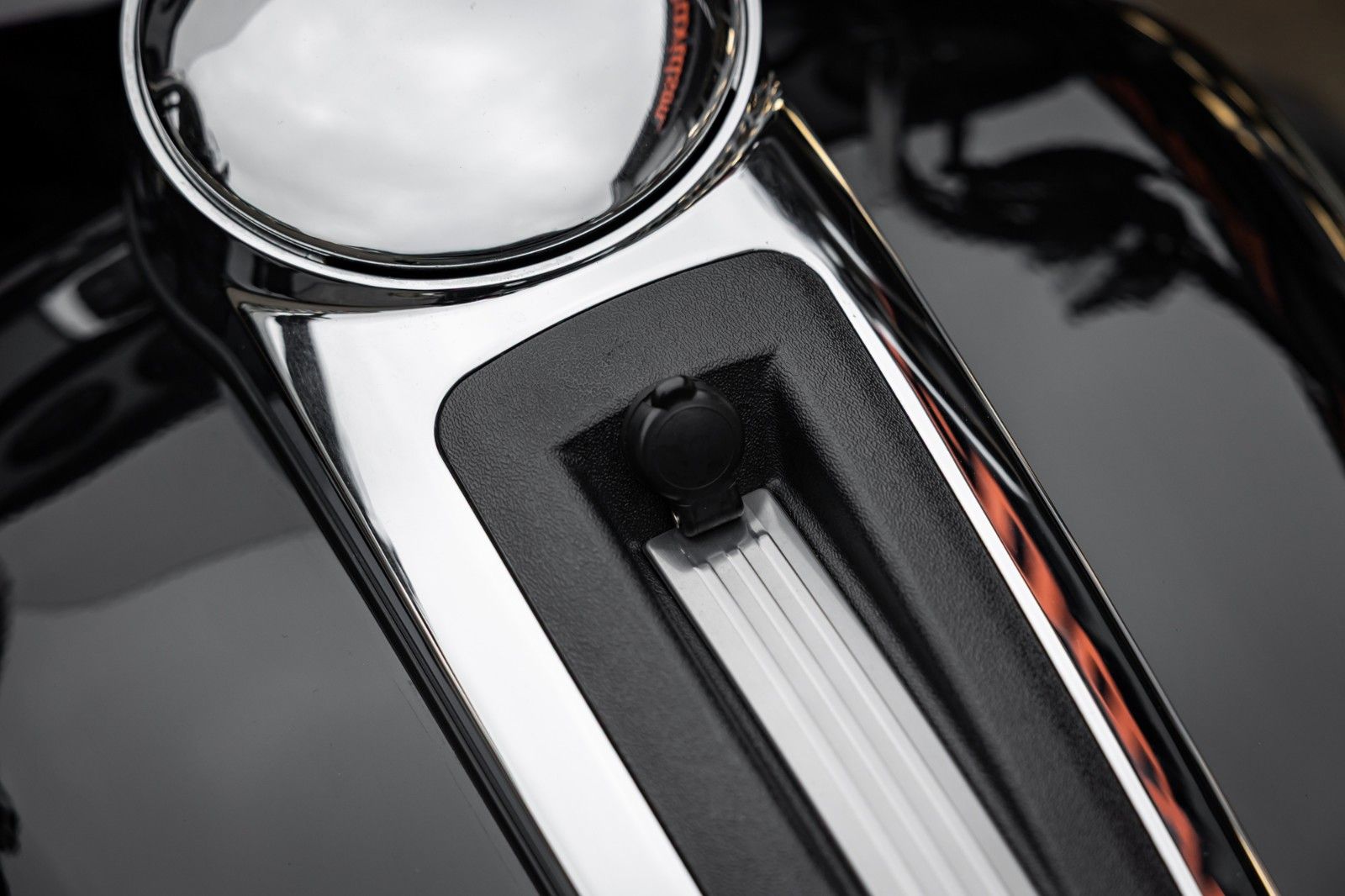 Fahrzeugabbildung Harley-Davidson ULTRA LIMITED LOW FLHTKL 103CUI - JEKILL&HYDE -