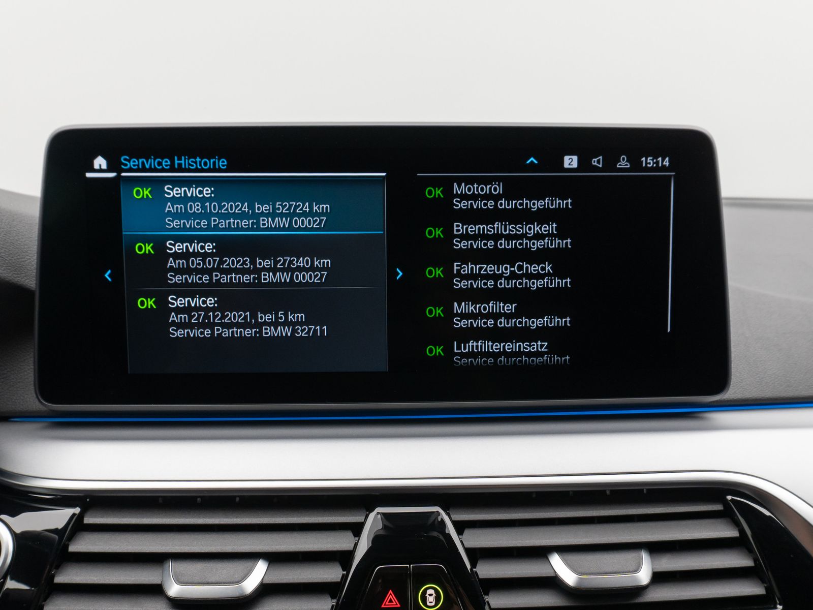 Fahrzeugabbildung BMW 530e xD HUD DAB CockPitPro PDC Komfort Alarm LED