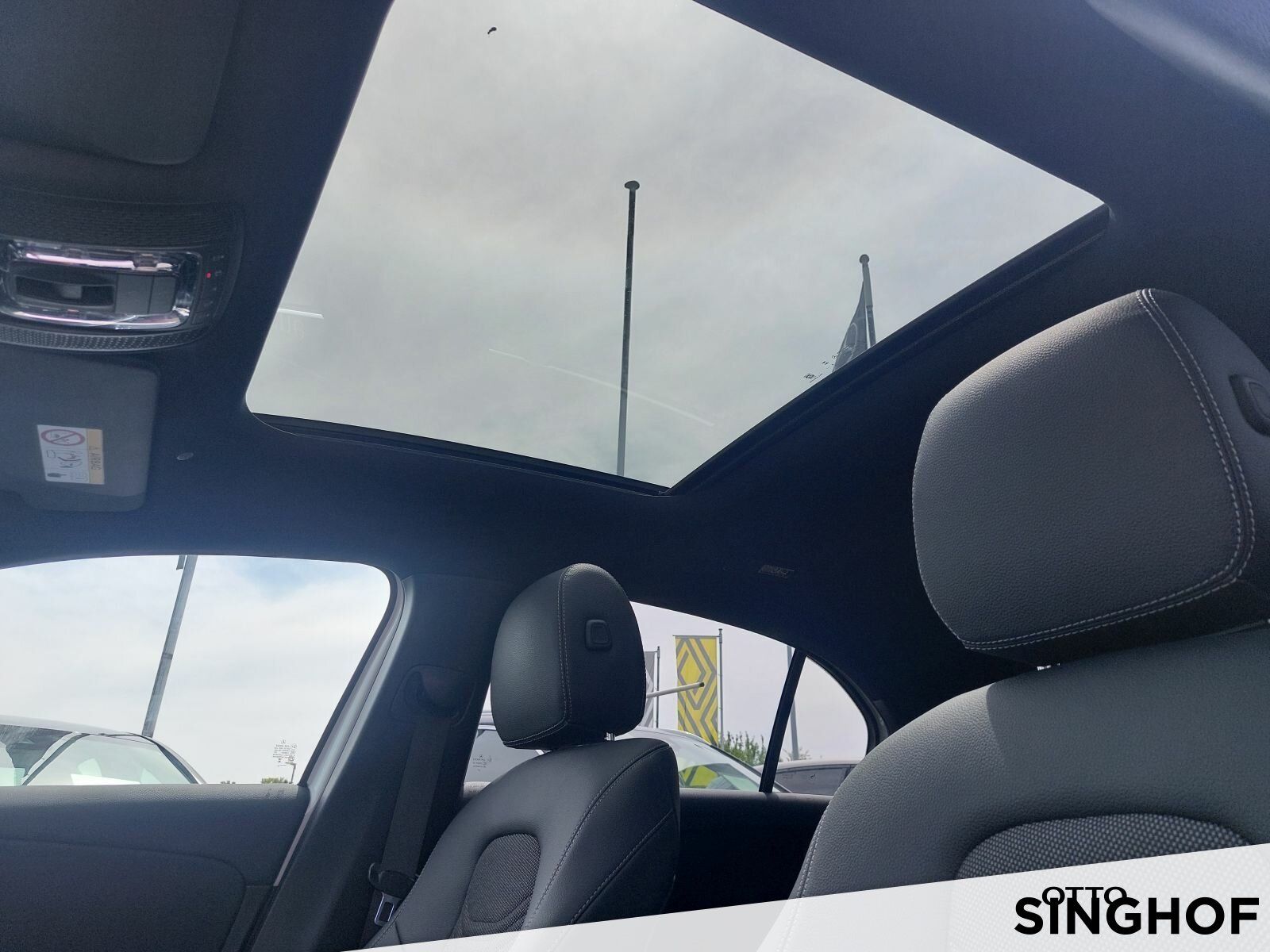 Fahrzeugabbildung Mercedes-Benz A 200 Progressive +Pano+Rü Kam+LED+MBUX+PDC+SHZ+