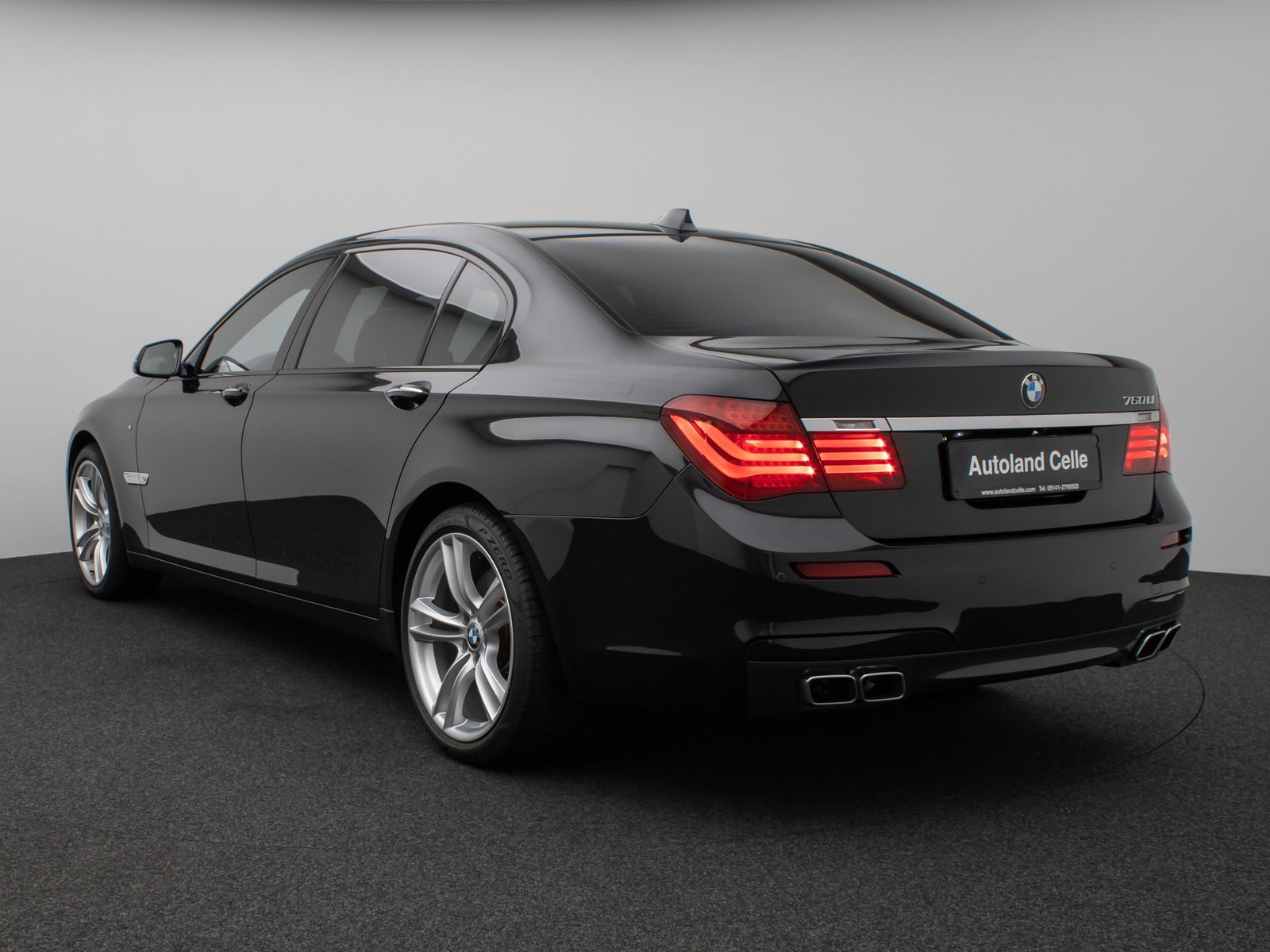 Fahrzeugabbildung BMW 760 Li M Sport Glasdach B&O HUD SoftCl NightVisi