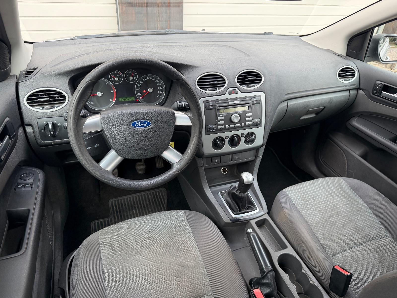 Ford Focus 2007 — photo 13