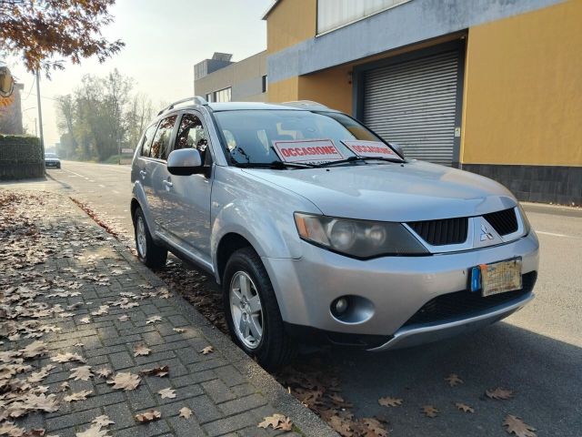 Mitsubishi Outlander 2.0 DI-D Intense DPF 4X4 A 