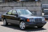 Mercedes-Benz 300 E 4matic Leder beige-Klimaanlage - Mercedes-Benz 300: 300e 4matic