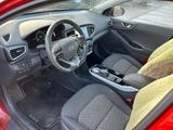 Hyundai IONIQ ELEKTRO SOH 100% NAVI KAMERA 1.HAND - rote Hyundai IONIQ