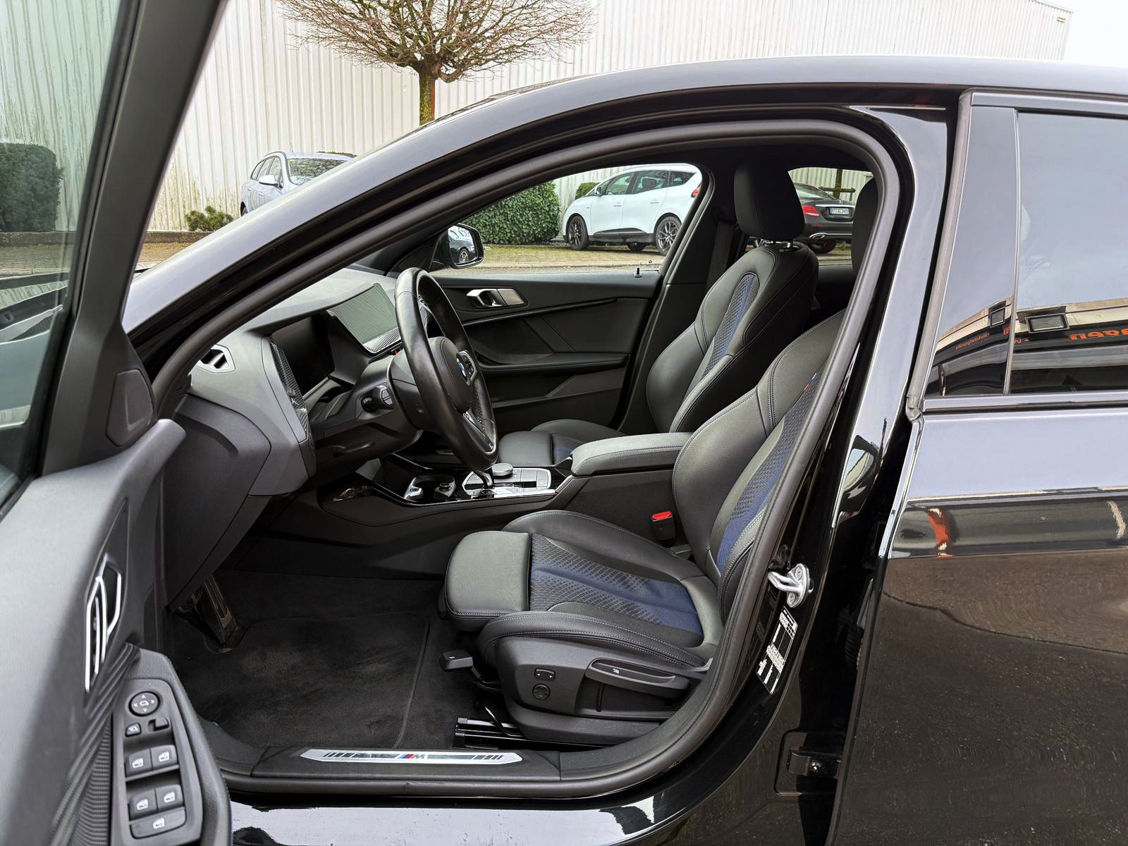 Fahrzeugabbildung BMW 118i M-Sport Steptr. LED ACC NAVI PDC KAM LHZ