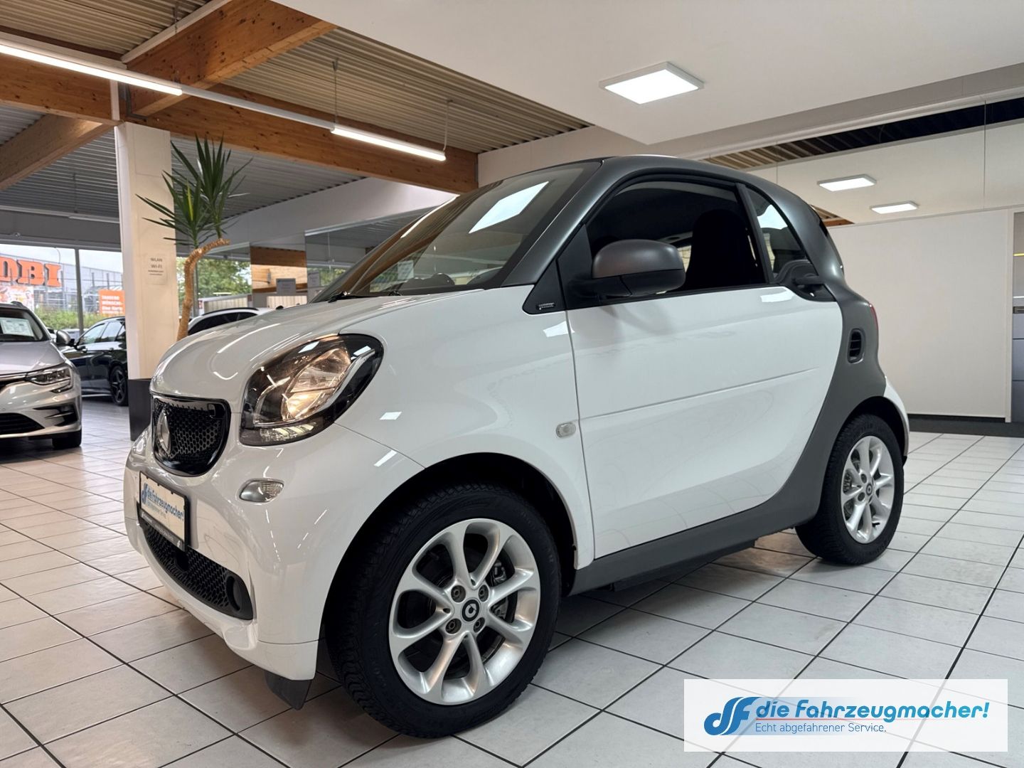 Fahrzeugabbildung Smart fortwo coupe electric drive EQ Navi Klimaautom K